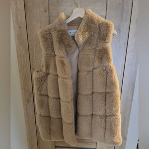 Elegant Beige Faux Fur Vest